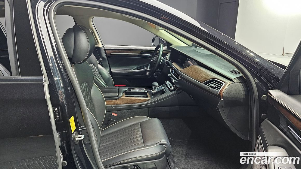 Genesis G90 5.0 AWD (01.2020)