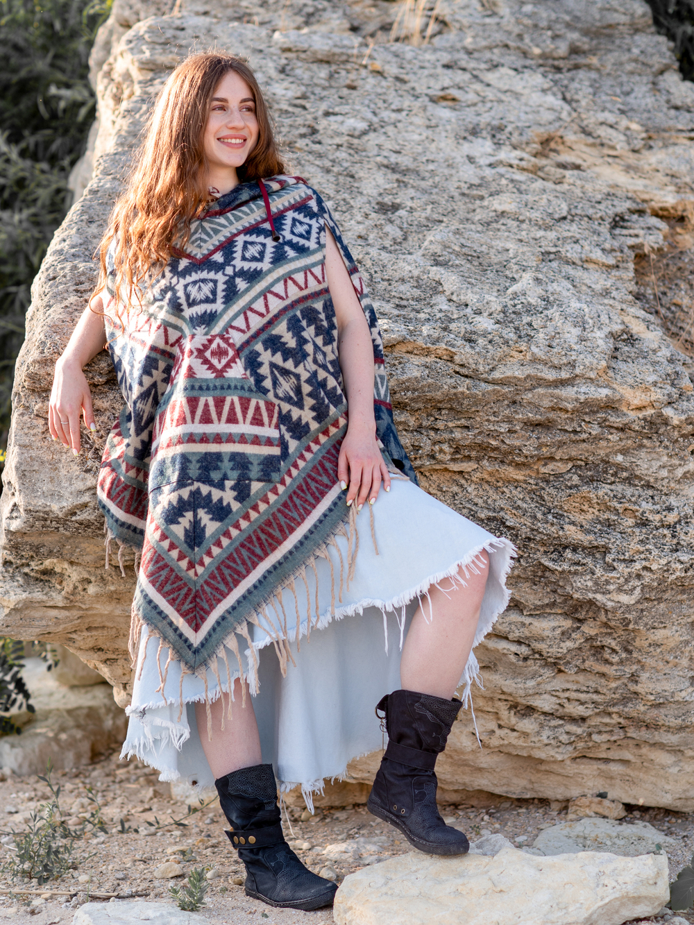 Пончо женское шерстяное с орнаментом