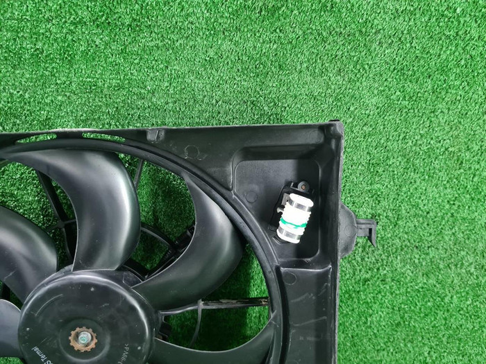 Диффузор с вентилятором Hyundai Solaris 1 (2010-2017)