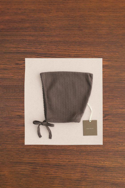 ZARA TIMELESS - ЧЕПЧИК ИЗ АЖУРНОГО ТРИКОТАЖА, БАКЛАЖАННЫЙ