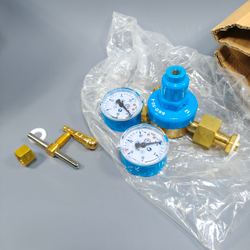 Редукторы / Манометр