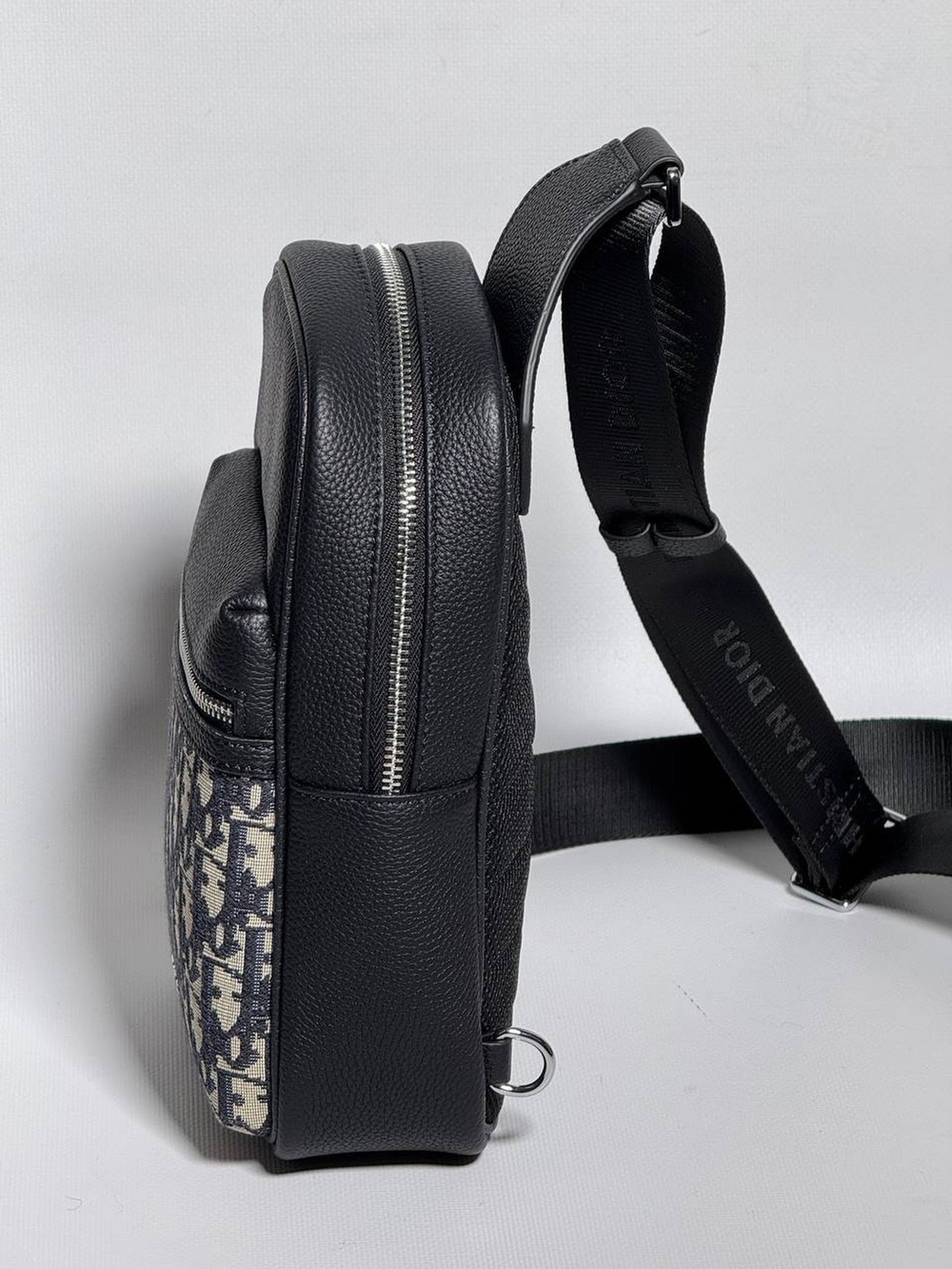 Сумка-слинг Christian Dior