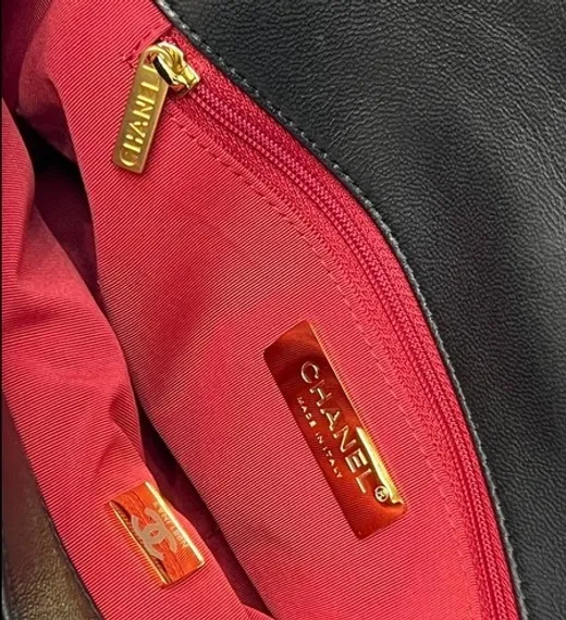 Сумка-конверт Chanel 19 среднего размера черный