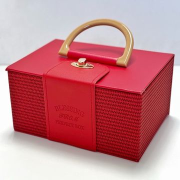 Шкатулка красная маленькая