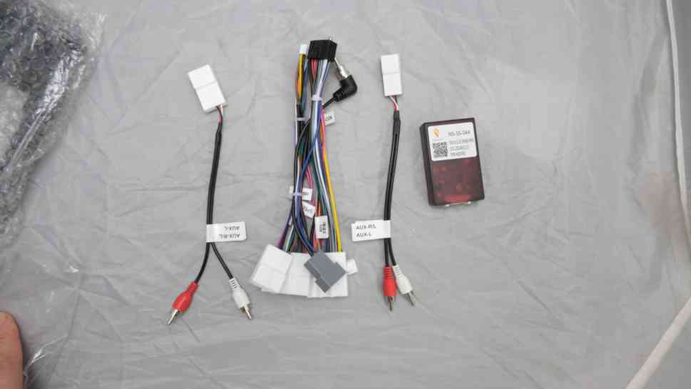 Магнитола для Nissan X-Trail T32, Qashqai J11 2014-2022 (рамка маленькая) - PF988T2RNF на Android 13, 2Гб+32Гб, CarPlay, 4G SIM-слот