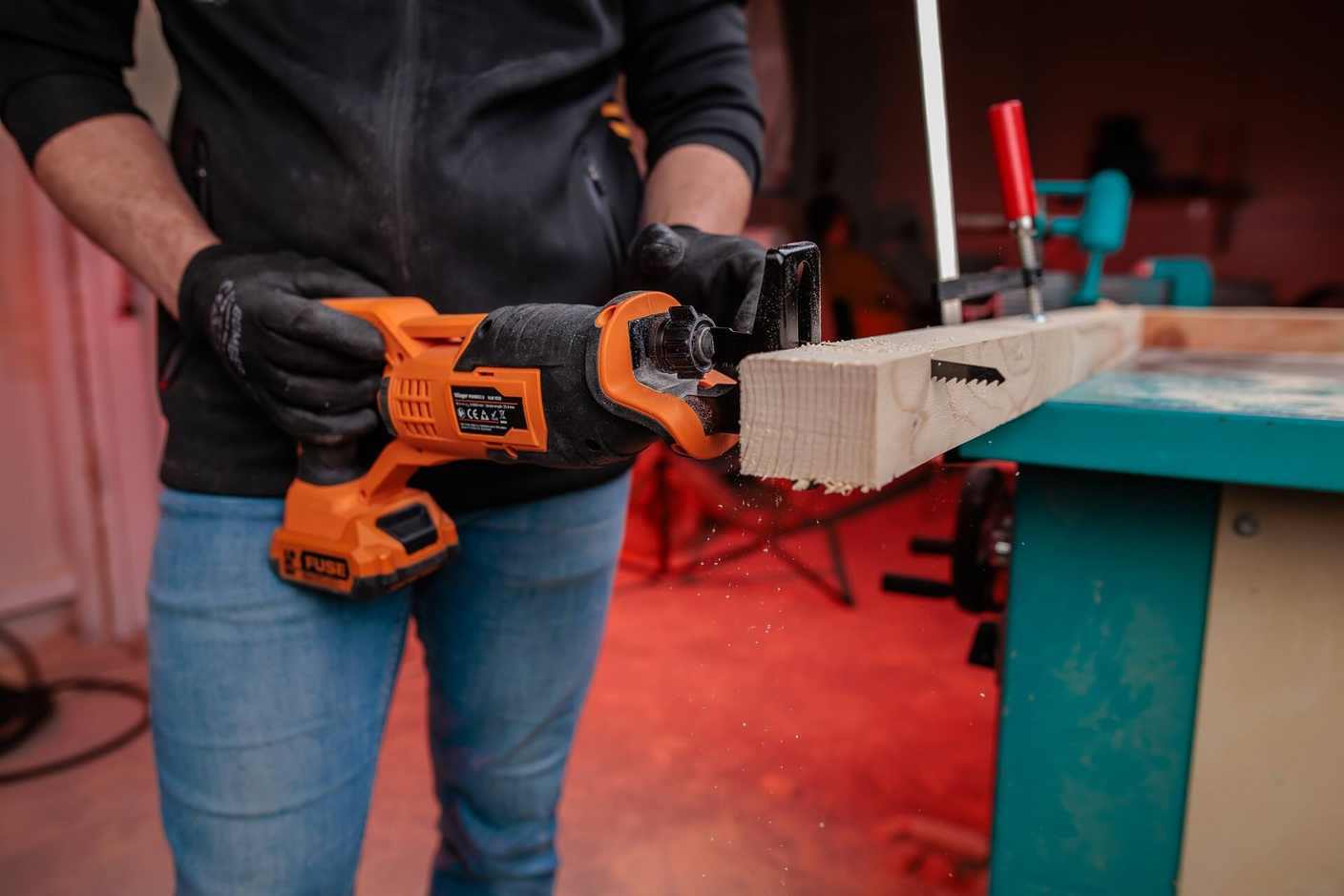 5 неочевидных способов использования сабельной пилы (электролобзика) Villager в хозяйстве