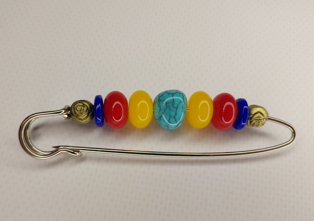 Булавка брошь "морские камушки" для кардигана,  пальто, платков, костюмов, одежды.Цвет бежевый синий красный.