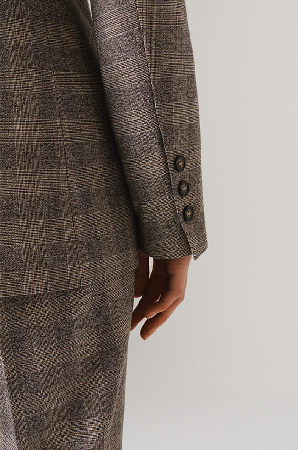 1889 Жакет женский (бежево-коричневая клетка)