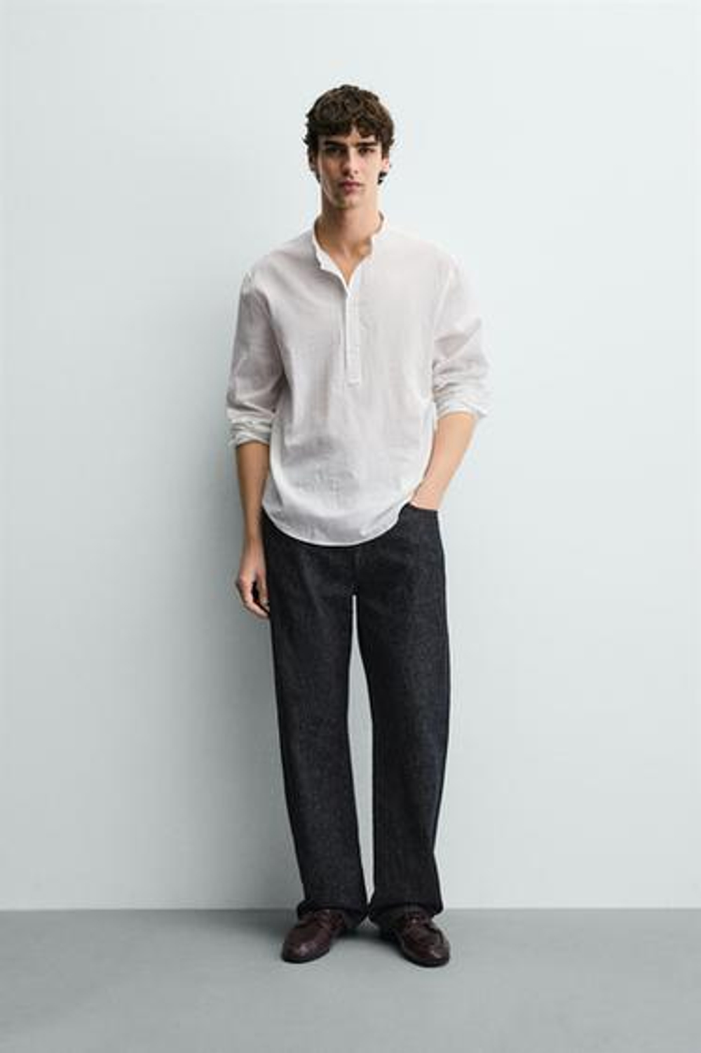 ZARA ПОЛО ИЗ ЖАТОЙ ТКАНИ, БЕЛЫЙ