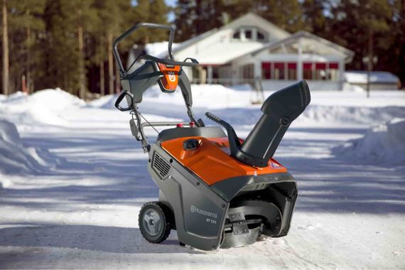 Снегоуборщик HUSQVARNA ST 131