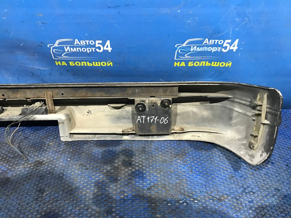 Бампер задний TOYOTA CARINA 1990