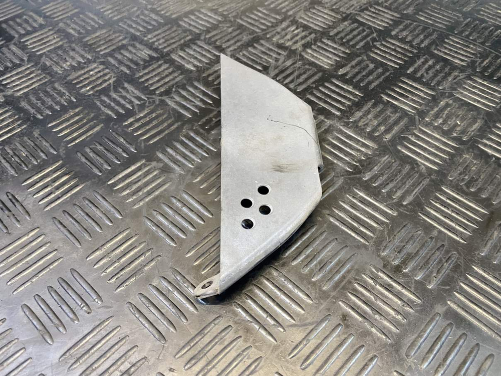 Пластик нижний Suzuki GSR400 (GK7DA).