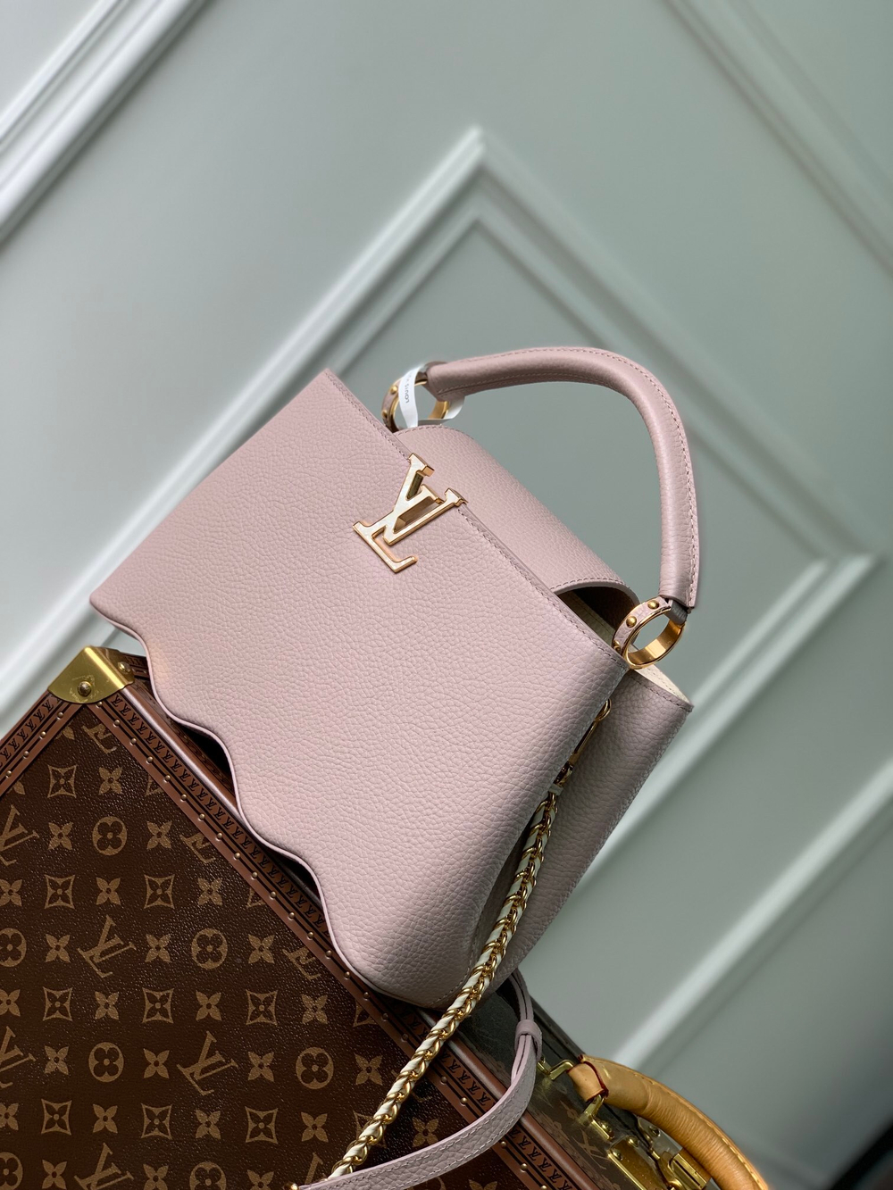 Louis Vuitton Capucines MM