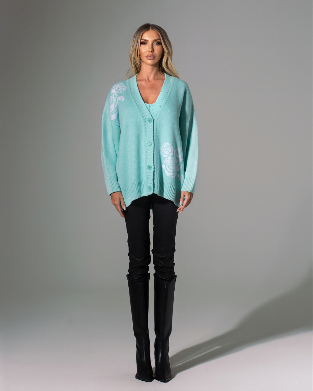 Бирюзовый кардиган с розами