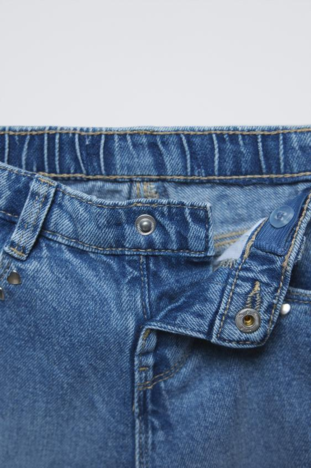 ZARA ДЖИНСЫ-КЮЛОТЫ С СЕРДЕЧКАМИ, ВЫЦВЕТШИЙ СИНИЙ