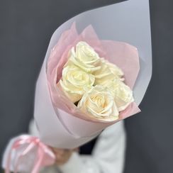 Букет кремовых роз