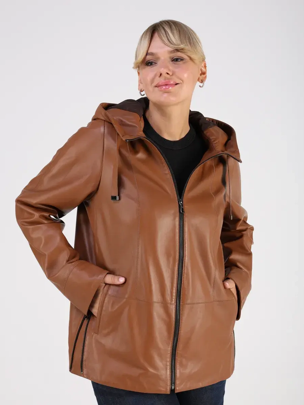 Кожаная куртка демисезонная с капюшоном