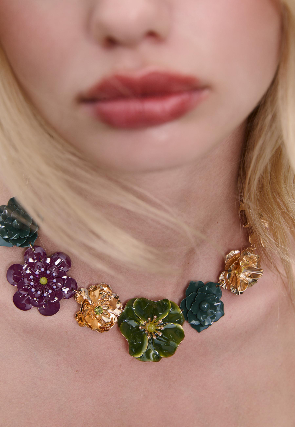 STRADIVARIUS Цветочное ожерелье, зеленый