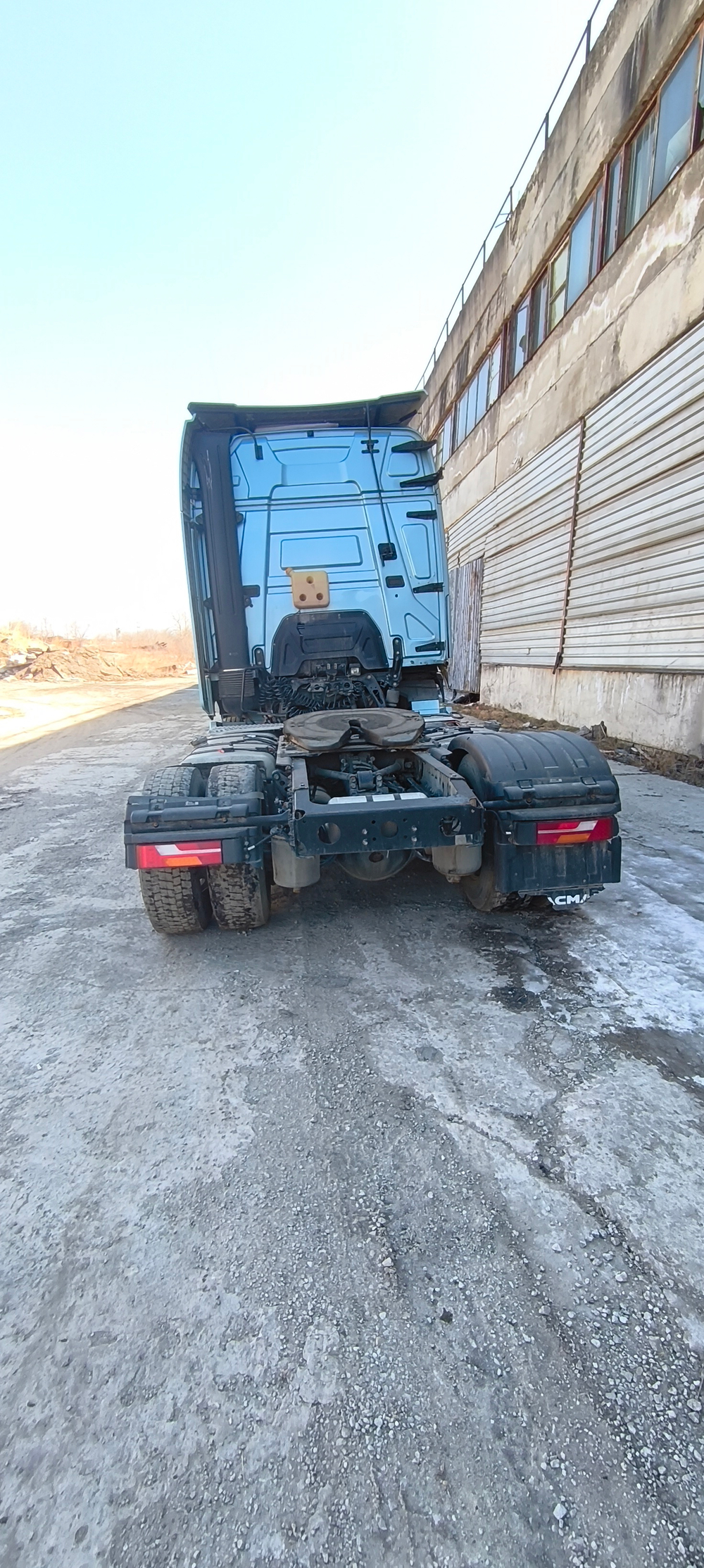 Shacman (Shaanxi) SX* 4x2 Седельный тягач SX4188YY381 (Дизельный, 12,5 л, 473 л.с., МТ)
