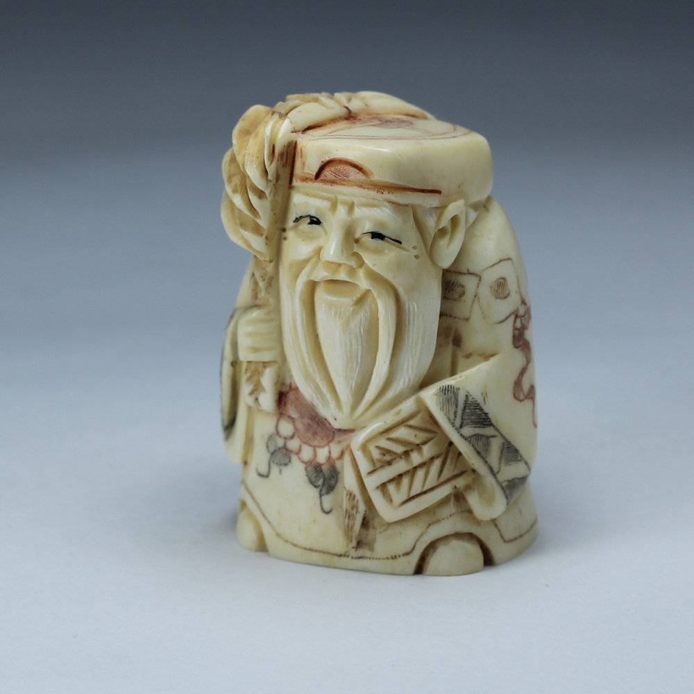 Нэцкэ Дзюродзин с хворостом и веером