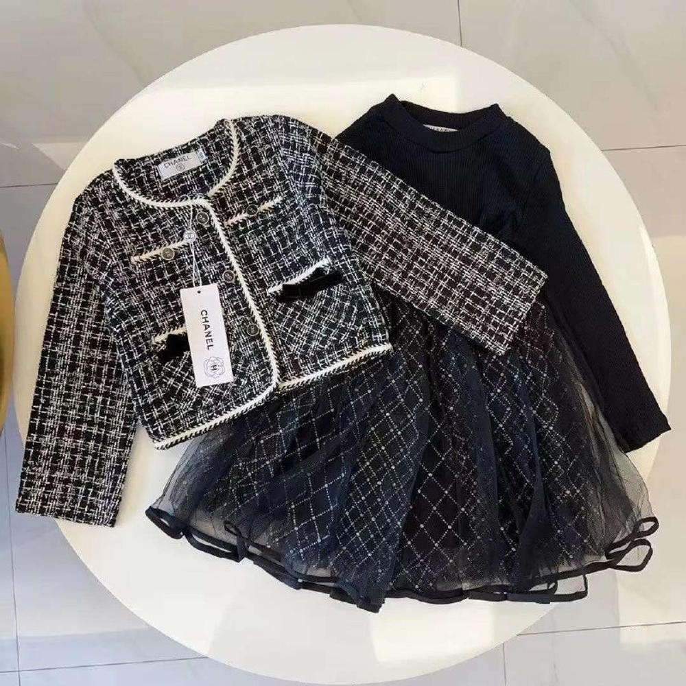 Детское платье Chanel с пышной юбкой и жакетом