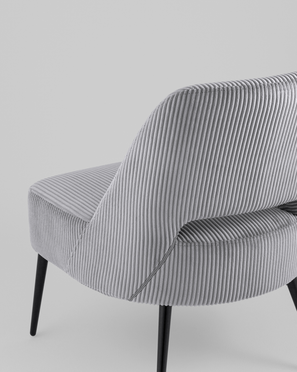 Кресло лаунж Бостон велюр рельефный светло-серый