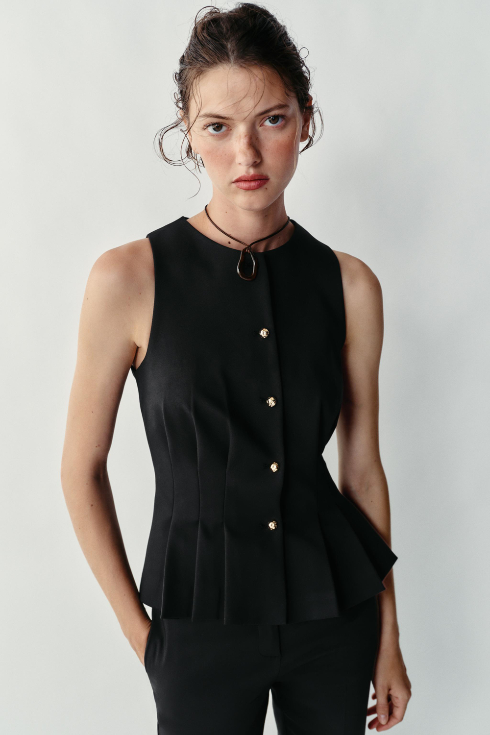 ZARA ЖИЛЕТ СО СКЛАДКАМИ, ЧЕРНЫЙ