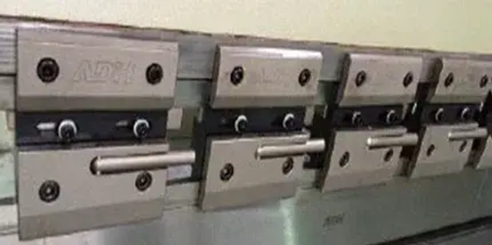 Гидравлический листогибочный пресс B-Power 125/3200