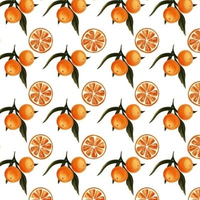 Долька апельсина и плоды мандарина с листьями