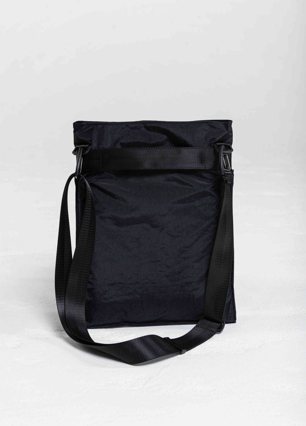 Купить Сумка Mushmula Мессенджер F1 Гибридный черная Сумка Mushmula Мессенджер F1 Гибридный черная