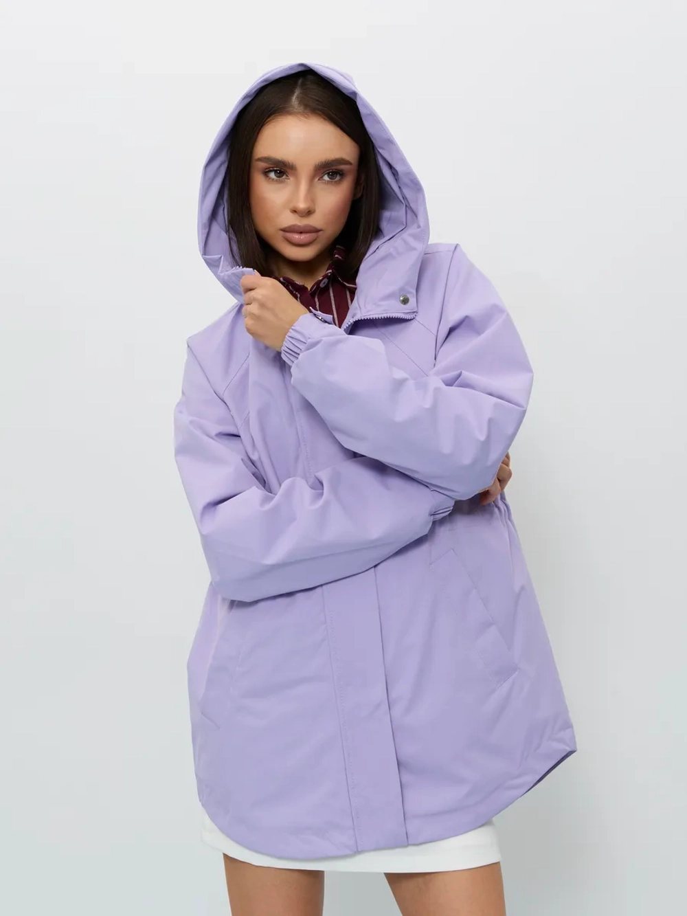 Ветровка с капюшоном удлиненная
