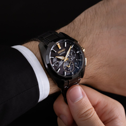 Seiko SSH073J1