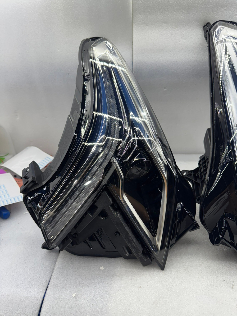 оригинальная LED фара Cadillac XT5