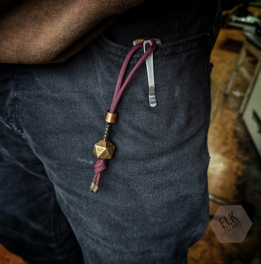 Темляк-брелок с латунной бусиной D20