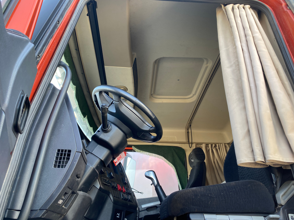 Shacman (Shaanxi) SX* 6x6 Седельный тягач SX42586V385 (Дизельный, 11,6 л, 423 л.с., МТ)