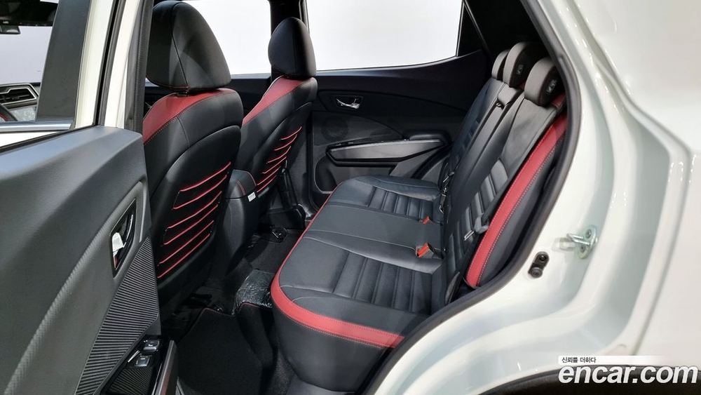 KG Mobility (Ssangyong) Very New Tivoli Бензин 1.5 2WD (08.2019)