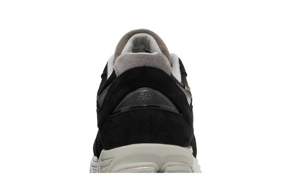 Кроссовки New Balance Nb 2002R Goretex