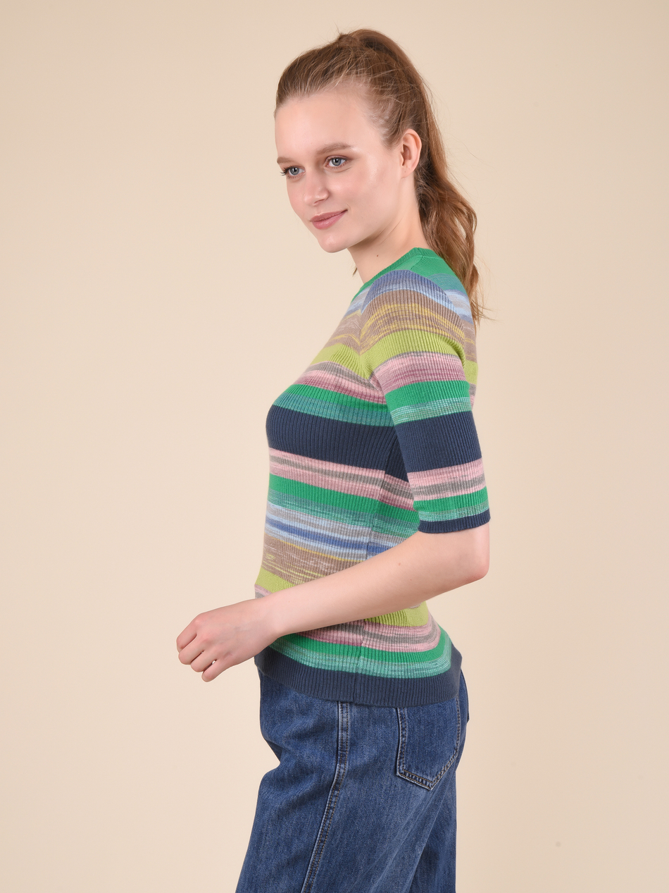 Джемпер женский с коротким рукавом