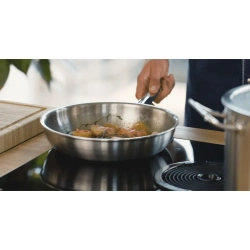 Zwilling Сковорода стальная Pro 24см неглубокая