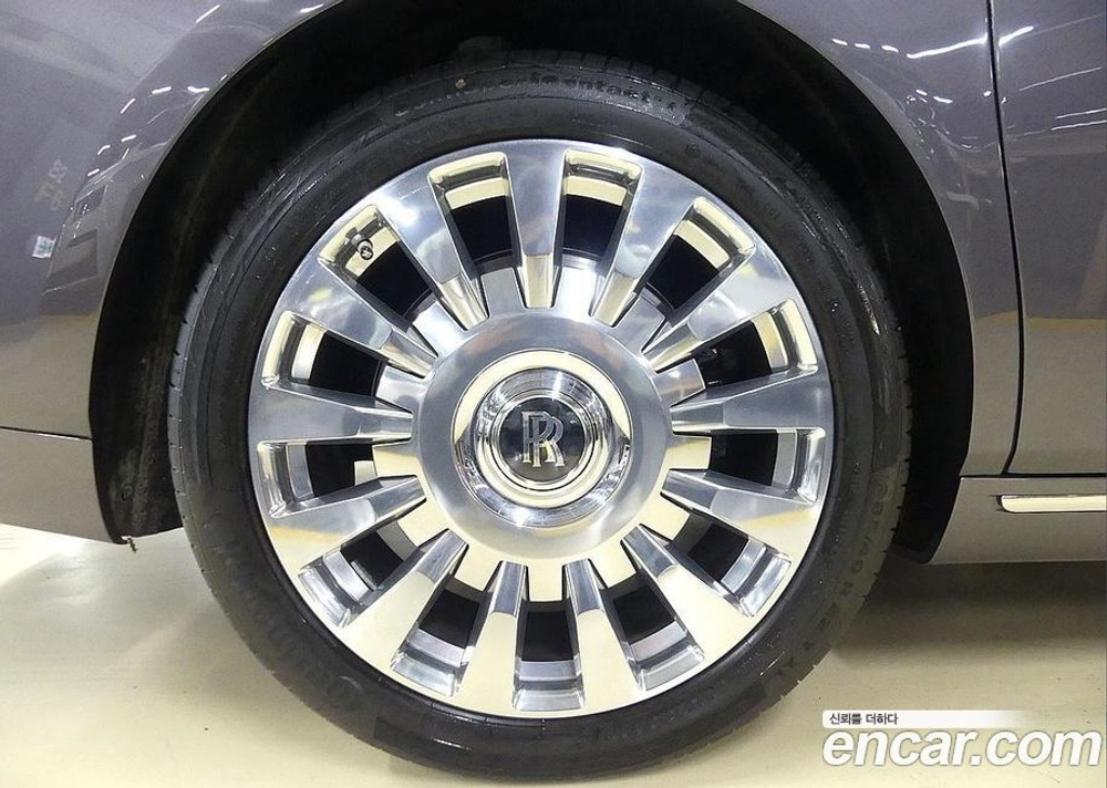 Rolls-Royce Phantom 6.7 EWB V12 (10.2023)