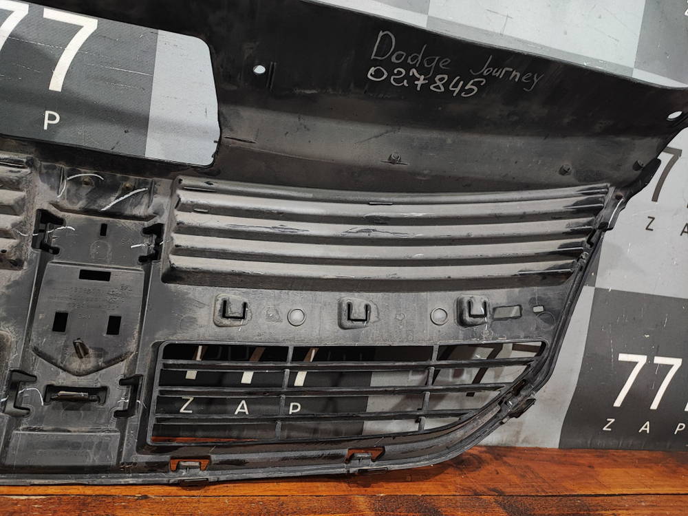 Решетка радиатора Dodge Journey 07-11 Б/У Оригинал 1BG84TRMA