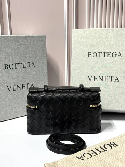 Косметичка Bottega Veneta Bang Bang черный