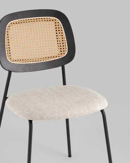 Стул Letto бежевый со спинкой из ротанга