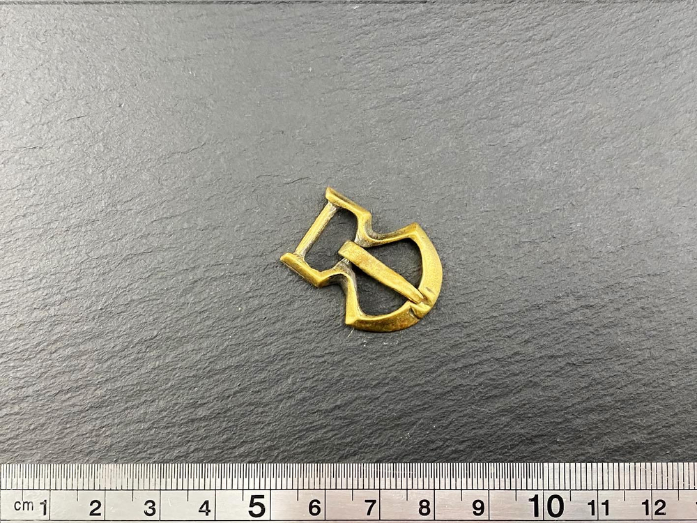 Пряжка. Чернигов, 11-12 век.