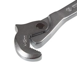 KING TONY (3616-10) Ключ универсальный, саморегулирующийся, 8-17 мм, 14 -32 мм