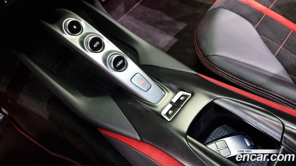 Ferrari 812 Superfast 6.5 V12 (11.2019)