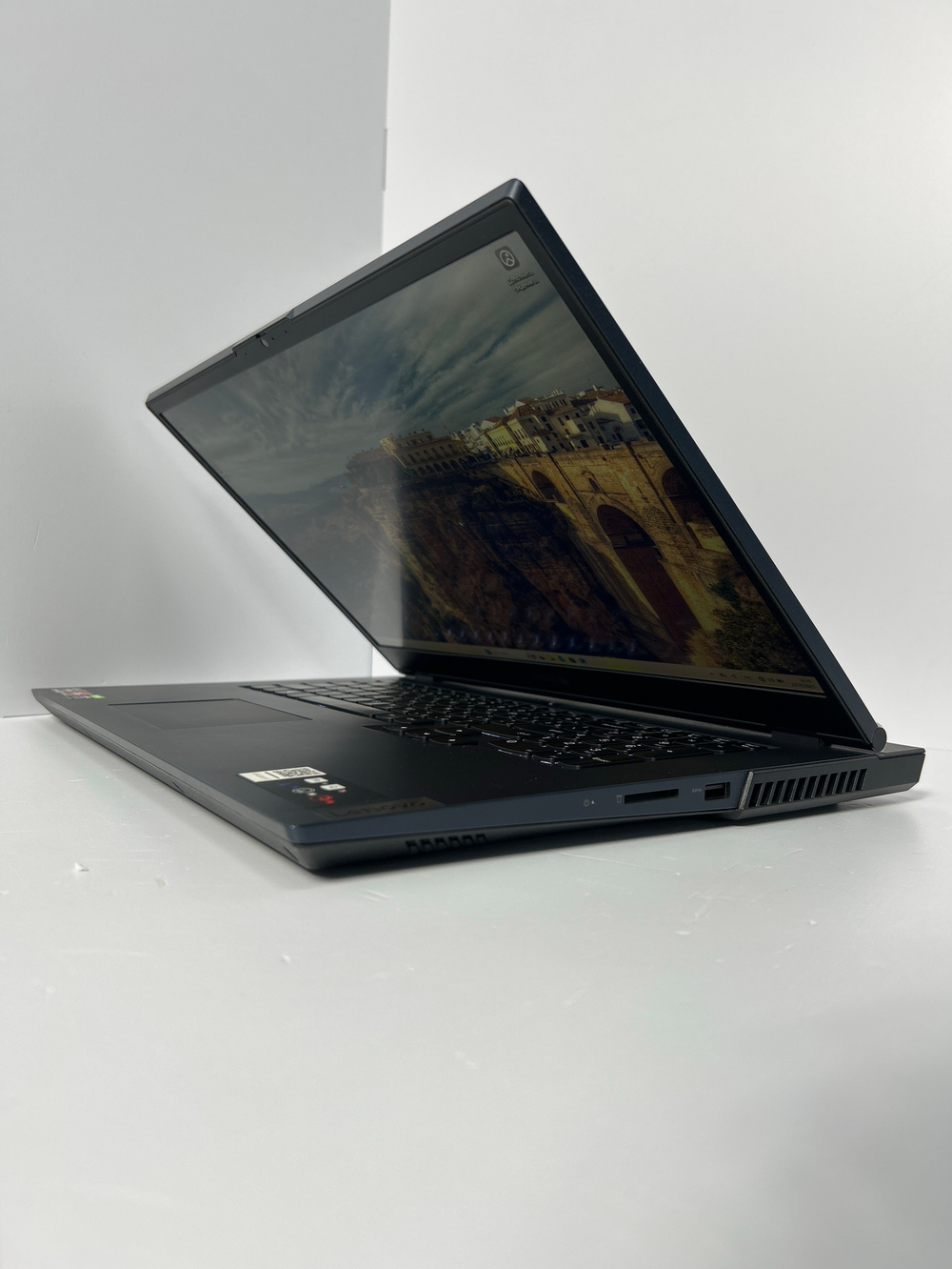 Ноутбук игровой Lenovo Legion 5 17ACH6H (82JY000ARU) 17.3"/AMD Ryzen 5 5600H/RAM 16 GB/SSD 512 GB/Nvidia RTX3060 6GB/1920x1080/IPS 144Hz/Windows 11/Подсветка кл-ры:LED/синий. Состояние: C1