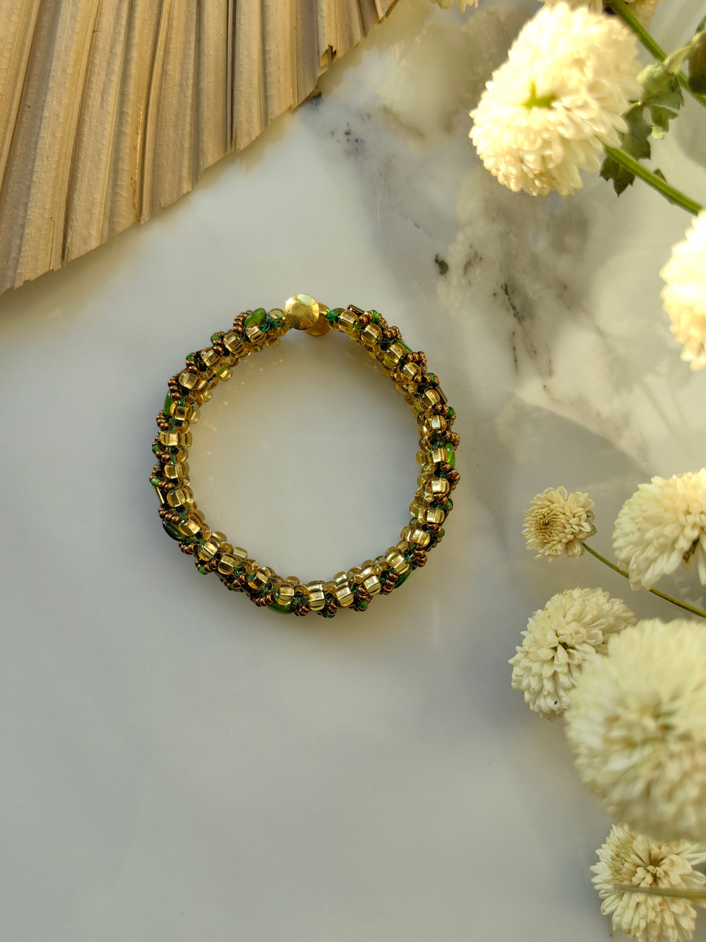 Браслет из бисера "Змейка" ручной работы с камнем Гранат (гроссуляр)