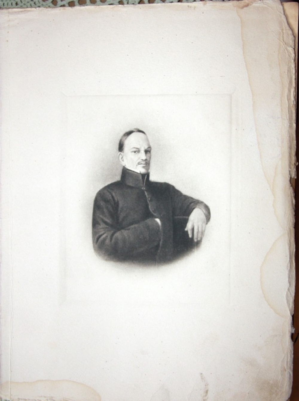 "Общественные движения в России в первую половину XIX века". Составили: В.И.Семевский, В.Богучарский и П.Е.Щеголев. 1905 г.