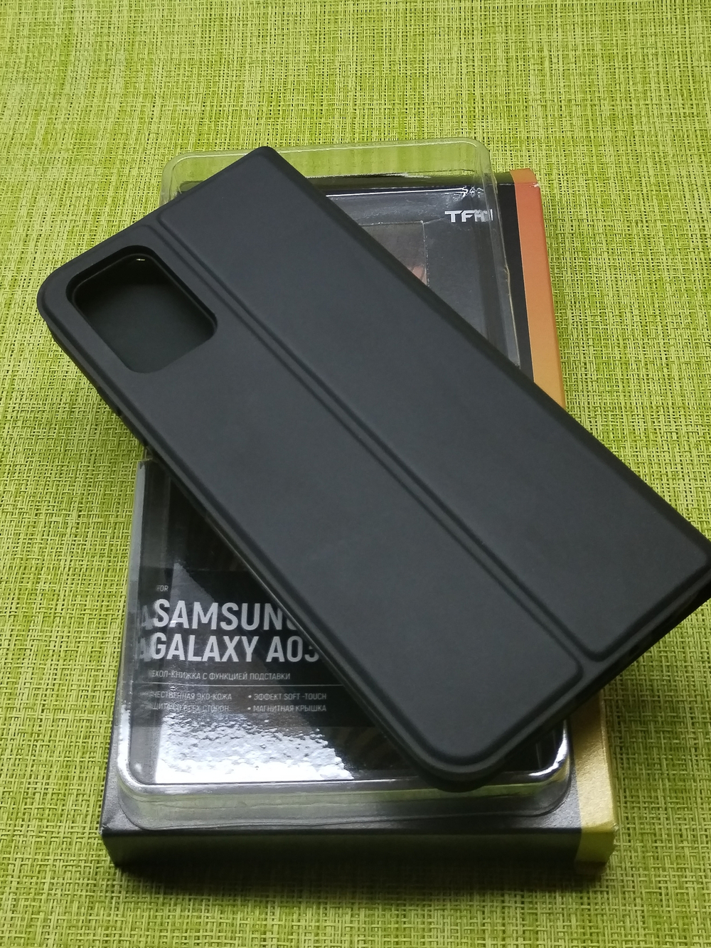 Samsung Galaxy A03s (SM-A037F) / Чехол-книжка (с магнитной крышкой) (черный)